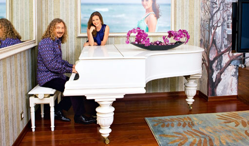 Белый кабинетный рояль (фортепиано) Carl Schroder Игоря Николаева