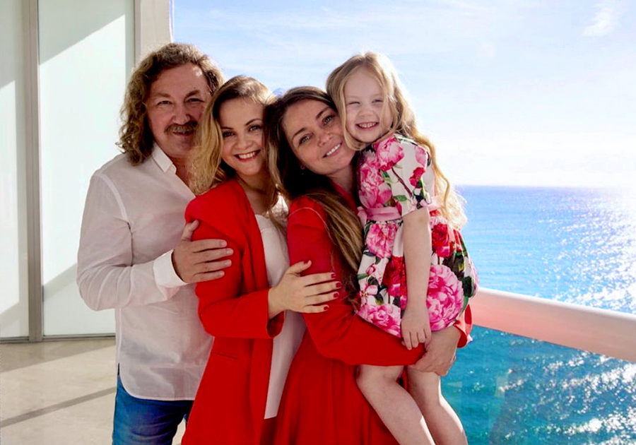 Как Игорь Николаев проводит время с дочками в Miami