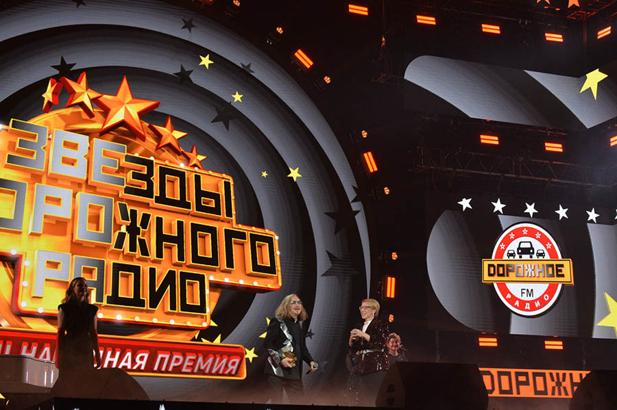 Игорь Николаев Неисправимый романтик Композитор Игорь Николаев получил две награды от «Дорожного радио»