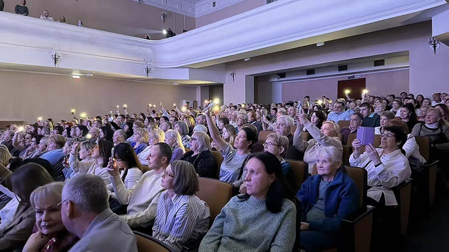 Зрители любят Игоря Николаева концерт Игоря Николаева (отзывы)